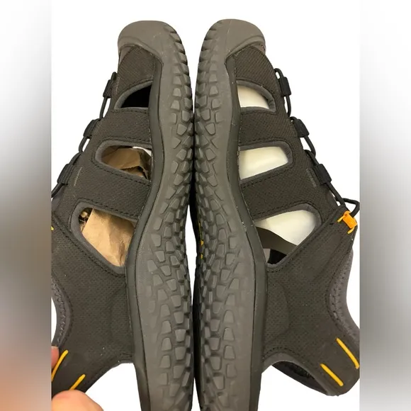 Keen Mens Black/Yellow‎ SOLR Sandal Size 8 (NWOT)