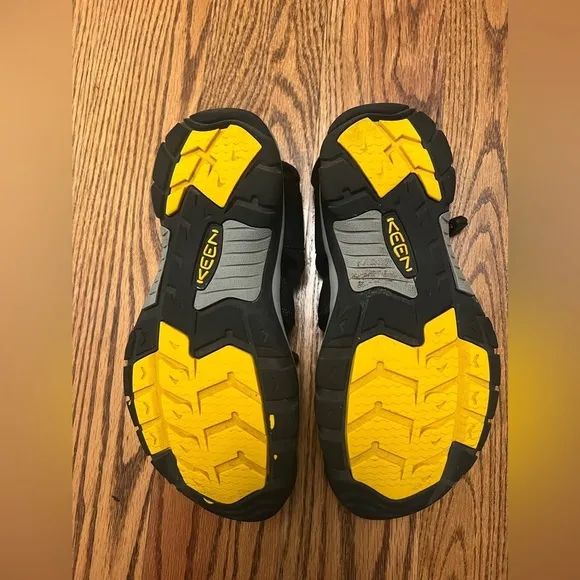 KEEN Men's Newport H2 Closed Toe Water Sandal Size 9