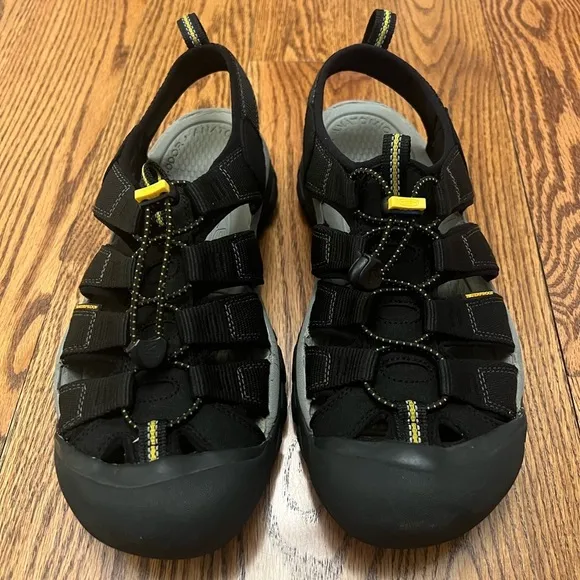 KEEN Men's Newport H2 Closed Toe Water Sandal Size 9