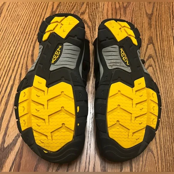 KEEN Men's Newport H2 Closed Toe Water Sandal Size 9
