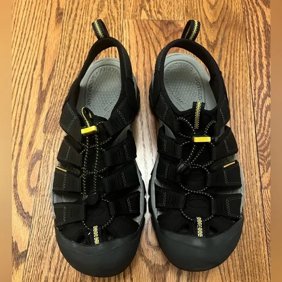 KEEN Men's Newport H2 Closed Toe Water Sandal Size 9