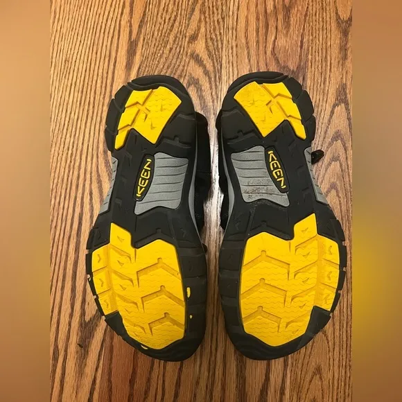 KEEN Men's Newport H2 Closed Toe Water Sandal Size 9