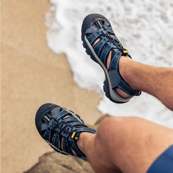 Keen Men's Newport H2 Sandal, size 11.5