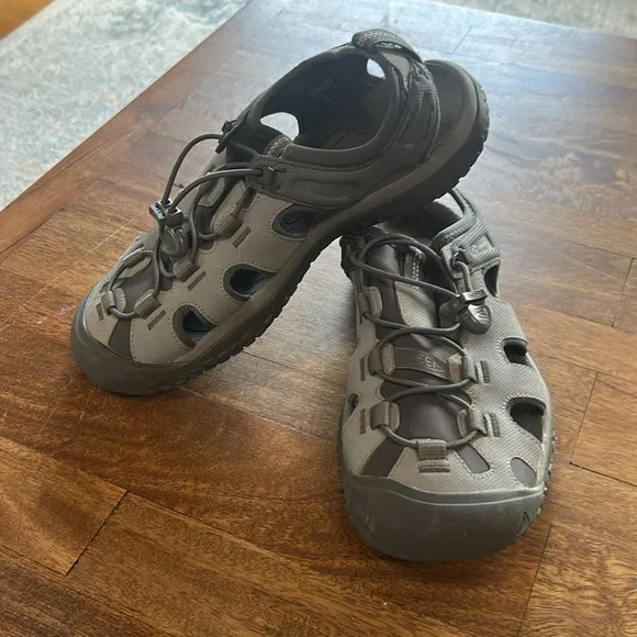 KEEN Men's SOLR High Performance Sport Closed Toe Water size 8.5