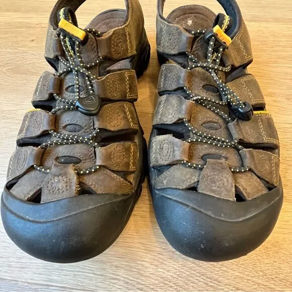 Keen Newport Leather Waterproof Hiking Sandals in Bison size 8.5