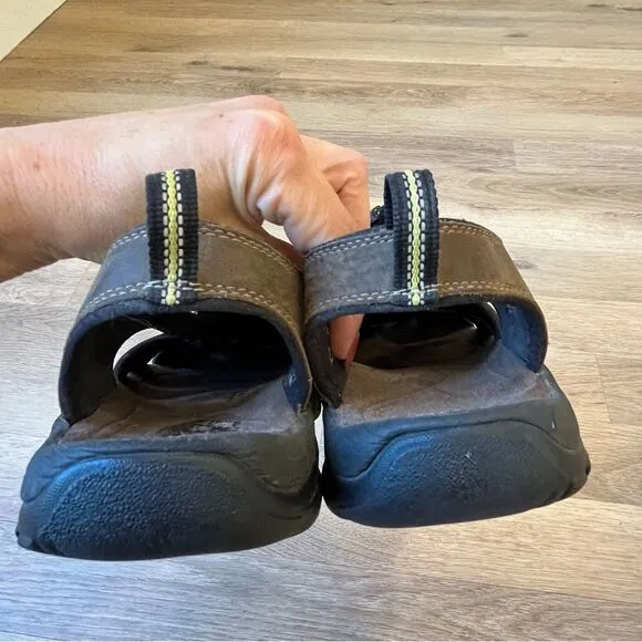 Keen Newport Leather Waterproof Hiking Sandals in Bison size 8.5