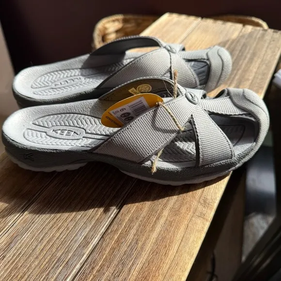 Keen Women's Bali Slide Sandal with Cross Strap Design and Cushioned Sole