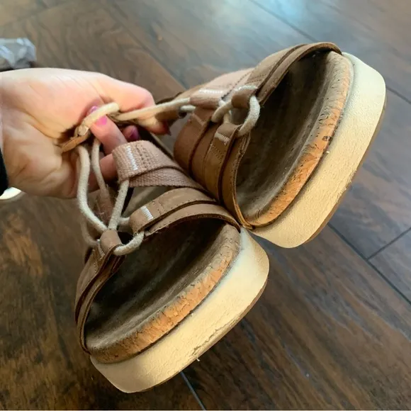 KEEN Women's Elle Mixed Strap Comfortable Casual Platform Sandals 7.5