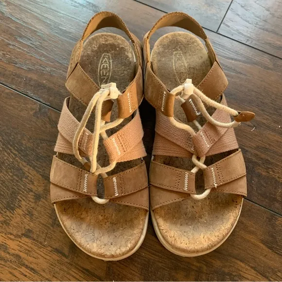 KEEN Women's Elle Mixed Strap Comfortable Casual Platform Sandals 7.5