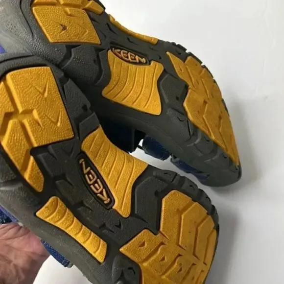 KEEN Women's Newport H2 Closed Toe Water Shoe Sandal size 6