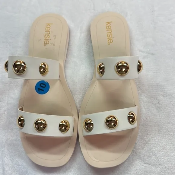 Kensie Lucinda Creamy White Two Faux Straps Gold Dome Spheres Flats Size 10