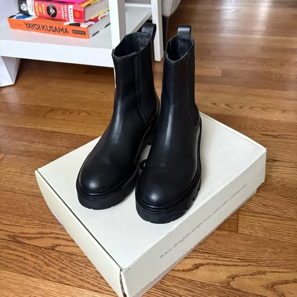 Koio Chelsea Boots