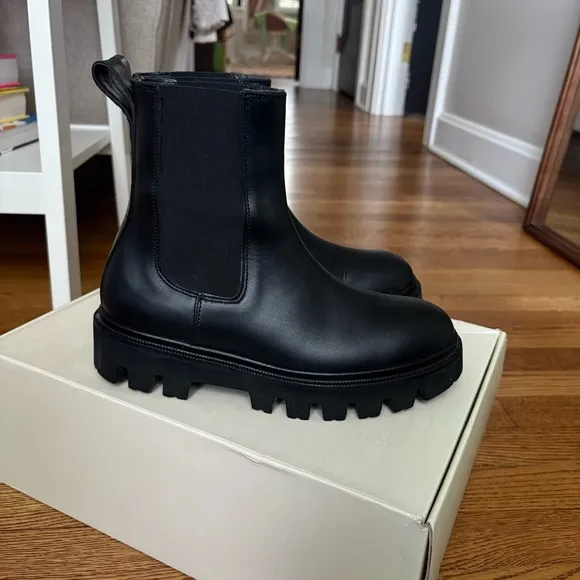 Koio Chelsea Boots