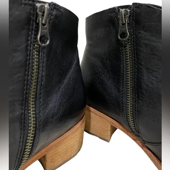 Kork-Ease Casper Black Leather Side Zip Ankle Boots Size 9M