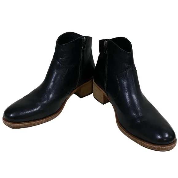 Kork-Ease Casper Black Leather Side Zip Ankle Boots Size 9M