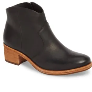 Kork-Ease Casper Black Leather Side Zip Ankle Boots Size 9M