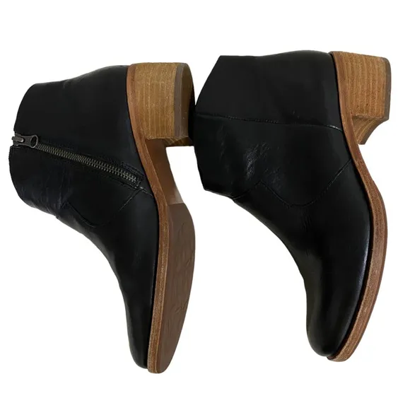 Kork-Ease Casper Black Leather Side Zip Ankle Boots Size 9M