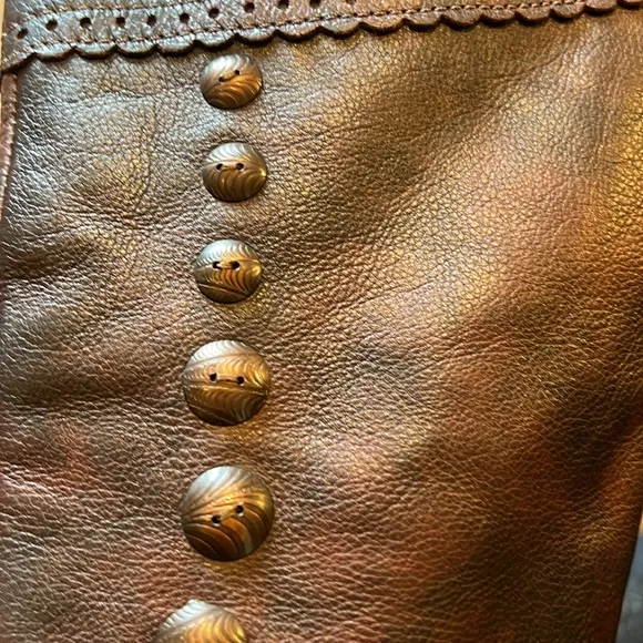 La Canadienne Brown Victorian style Leather Boots 9 1/2 w/custom copper buttons