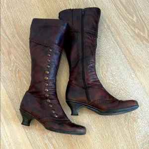 La Canadienne Brown Victorian style Leather Boots 9 1/2 w/custom copper buttons