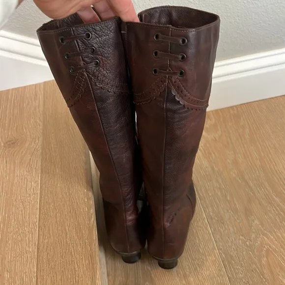 La Canadienne Brown Victorian style Leather Boots 9 1/2 w/custom copper buttons