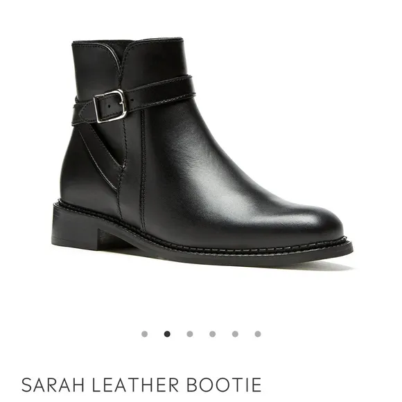 La CanadienneSarah 40MM black Leather Ankle Boots$565 SZ 8 gently used