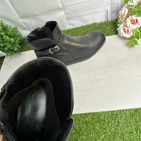 La CanadienneSarah 40MM black Leather Ankle Boots$565 SZ 8 gently used