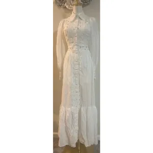 L’atiste White Bohemian Maxi Dress – Size Small