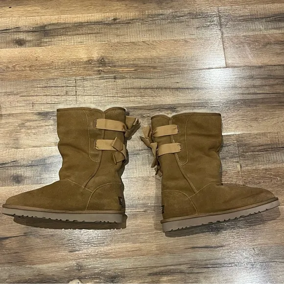 Like New Ugg Allegra Chesnut Bow Ugg Boots