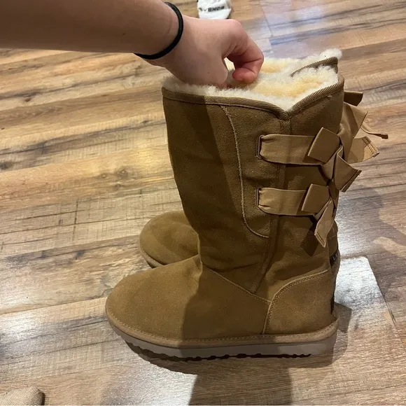Like New Ugg Allegra Chesnut Bow Ugg Boots