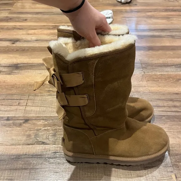 Like New Ugg Allegra Chesnut Bow Ugg Boots