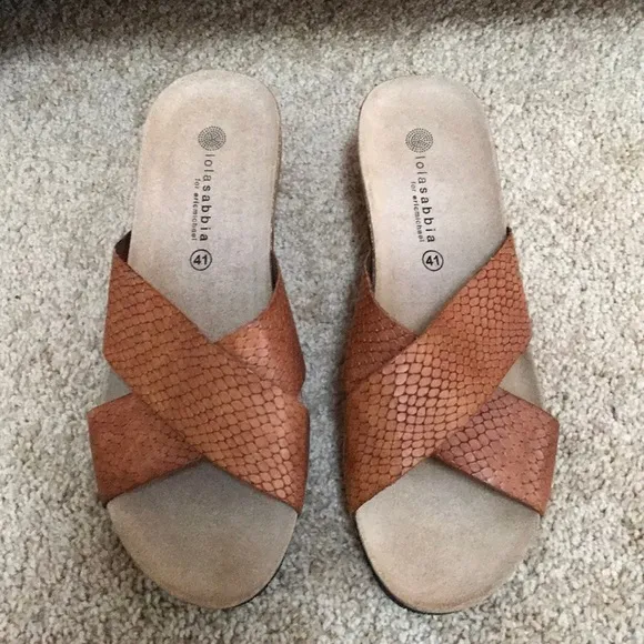 LOLA SABBIA for Eric Michael size 41 brown slides