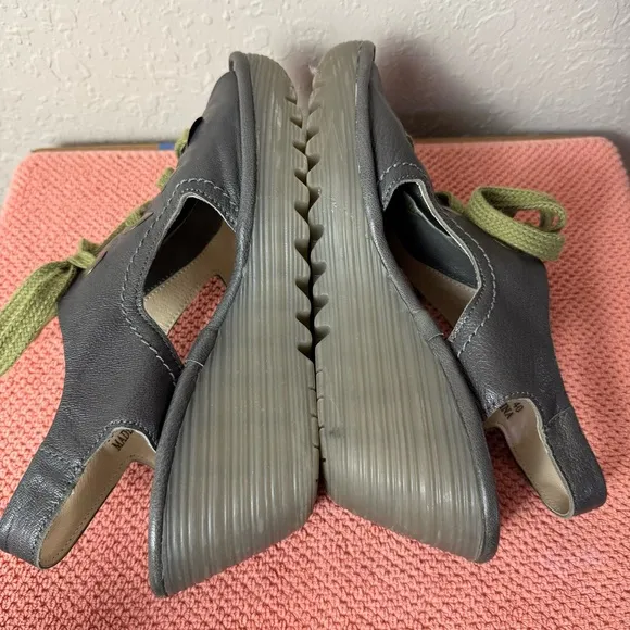 London Fly Ylfa Lace Up Leather Wedge Sandal Olive Green Size 9