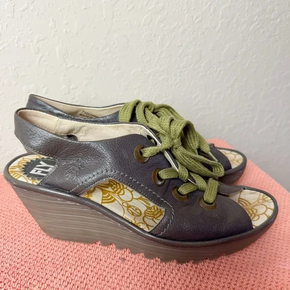 London Fly Ylfa Lace Up Leather Wedge Sandal Olive Green Size 9