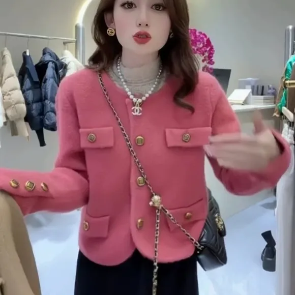 Lovely Feminine and Trendy Chic Topcoat