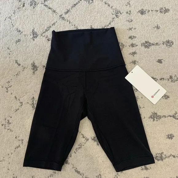 Lululemon Align Super High Rise SHR Short 10&quot; BLK