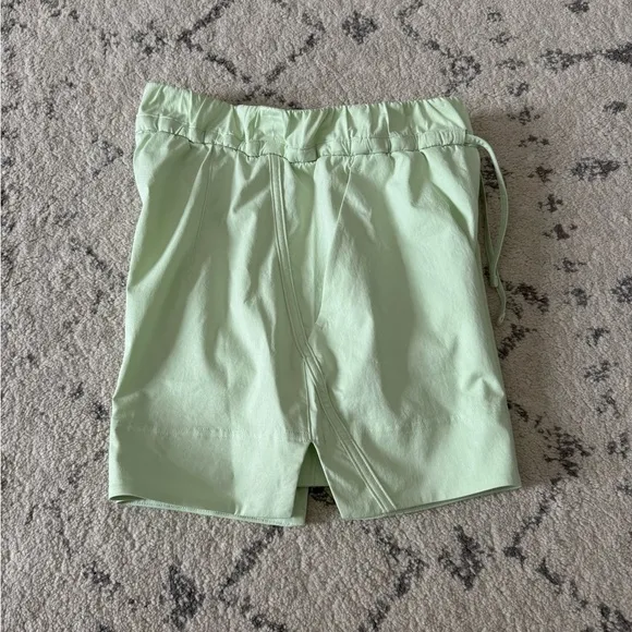 Lululemon Cinchable Waist High Rise Woven Shorts 3.5”
