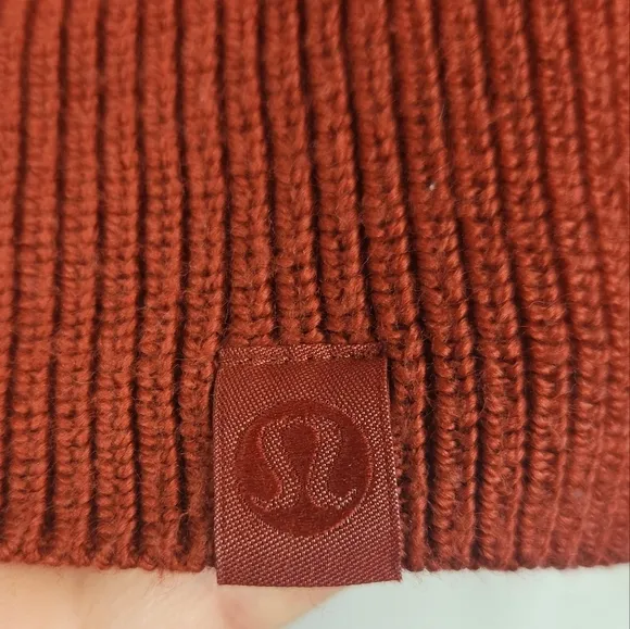 Lululemon Merino Wool-Blend Ribbed Turtleneck Sweater in Cayenne Size 6