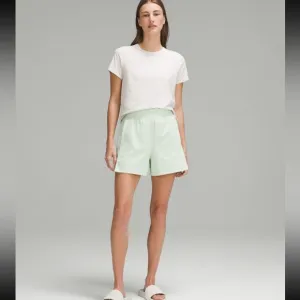 Lululemon Stretch Woven Relaxed-Fit High-Rise Short 4”