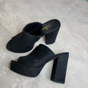 Lulu's Chandra Black Vegan Suede Block Heels Platform‎ Open Toe Slides Mules 8.5