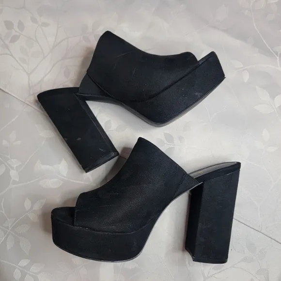Lulu's Chandra Black Vegan Suede Block Heels Platform‎ Open Toe Slides Mules 8.5