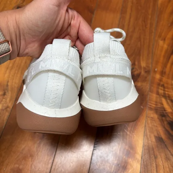 Madewell Field Knit Sneakers in White eyelet 7.5