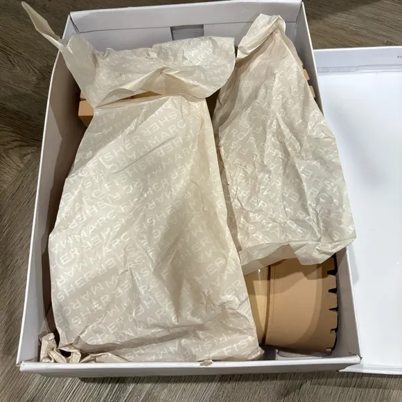 Marc Fisher Women's Hazelton Loafer Lite Latte Size 11