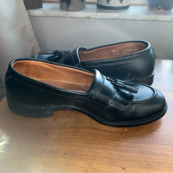 Men's Allen Edmonds Newport Black Leather Tassel Dress Loafers Shoes sz US 8.5E