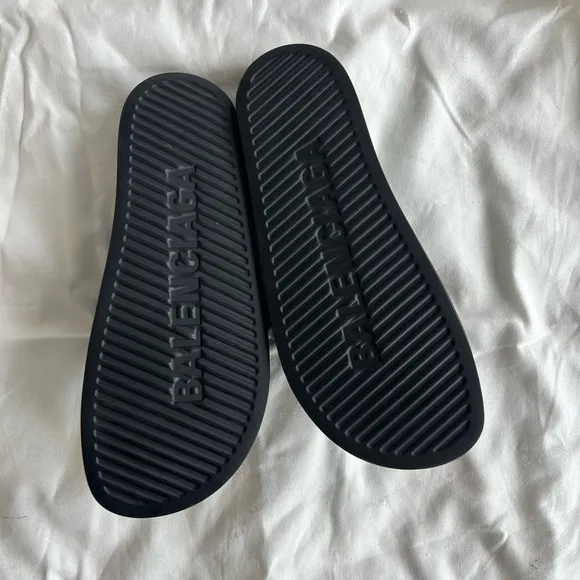 Men’s Balenciaga Black Pool Slides