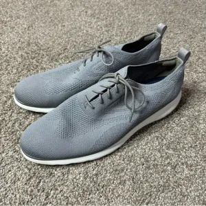 Men's Gray Knit Sneakers 🐞