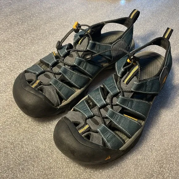 Men's KEEN Newport H2 Closed Toe Water Sandals Blue 9.5 style 1001938