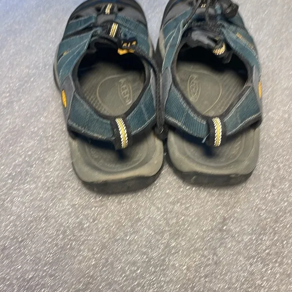 Men's KEEN Newport H2 Closed Toe Water Sandals Blue 9.5 style 1001938