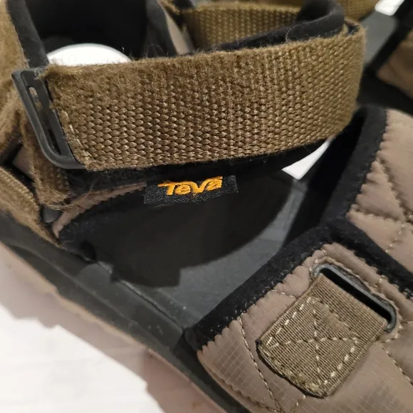 Mens Teva Hybrid hurricane Sandals Closed Toe Size 10  Green
