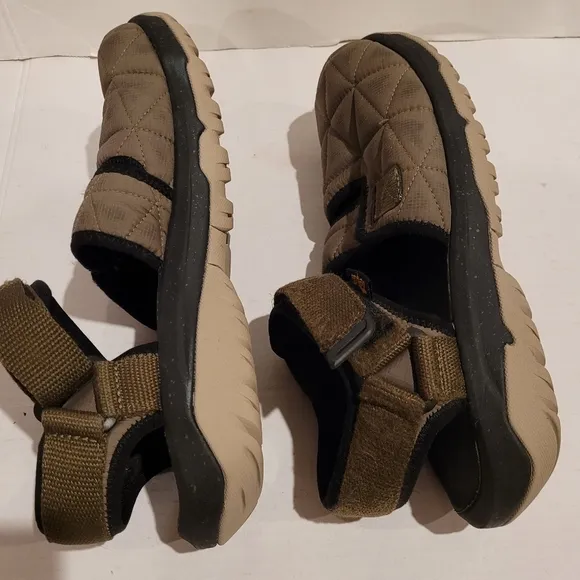 Mens Teva Hybrid hurricane Sandals Closed Toe Size 10  Green