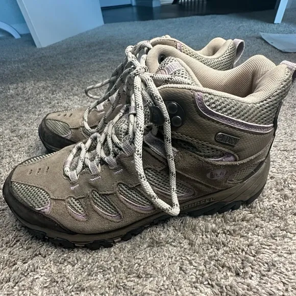 Merrell Mid Gore-Tex Hiking Boots 8.5 leather waterproof outdoors rugged camping